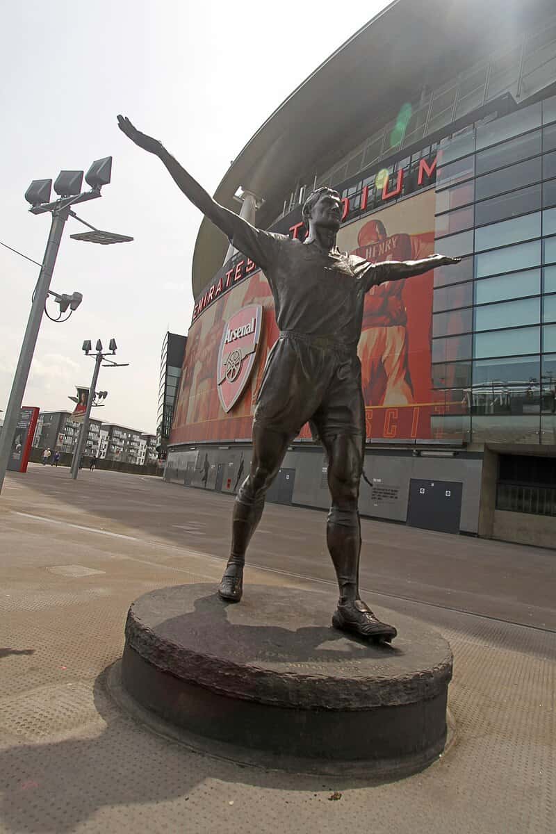 Statue of Tony Adams outside the Emirates Stadium