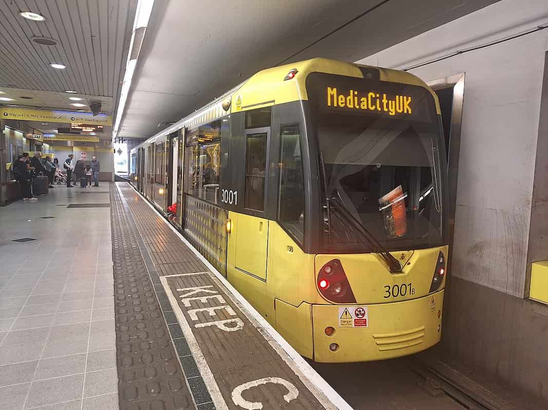 M5000 Manchester Metrolink tram at Piccadilly station
